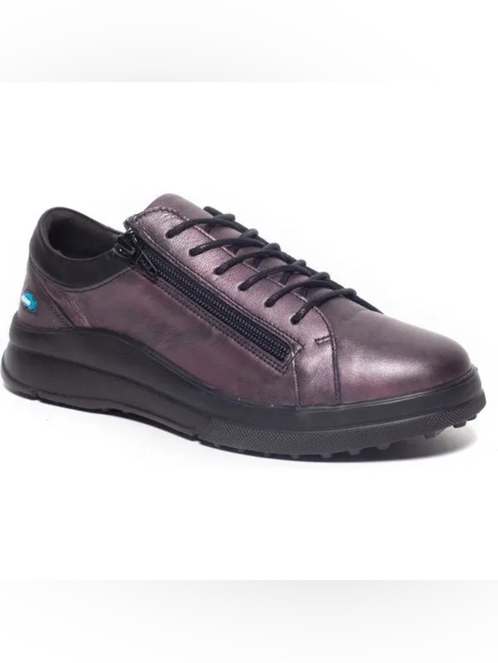 💜#69. BNWOT CLOUD DACIA SNEAKERS